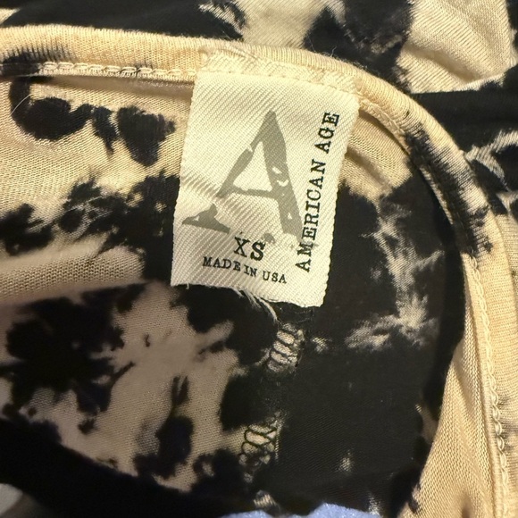 American Age Black and Cream Graphic Relaxed Tee - Picture 3 of 5